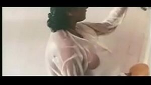 Indian aunty bathing hot video